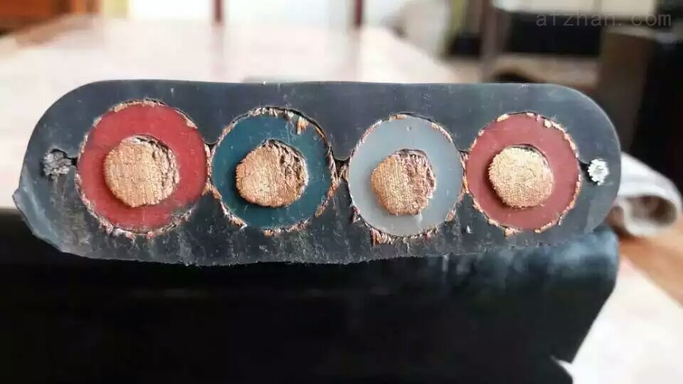MCHOUzoα|